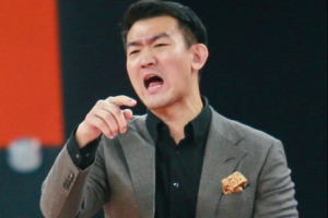 苏群：广厦增加了防守变化&amp;提升了拼抢强度 这轮系列赛将非常残酷