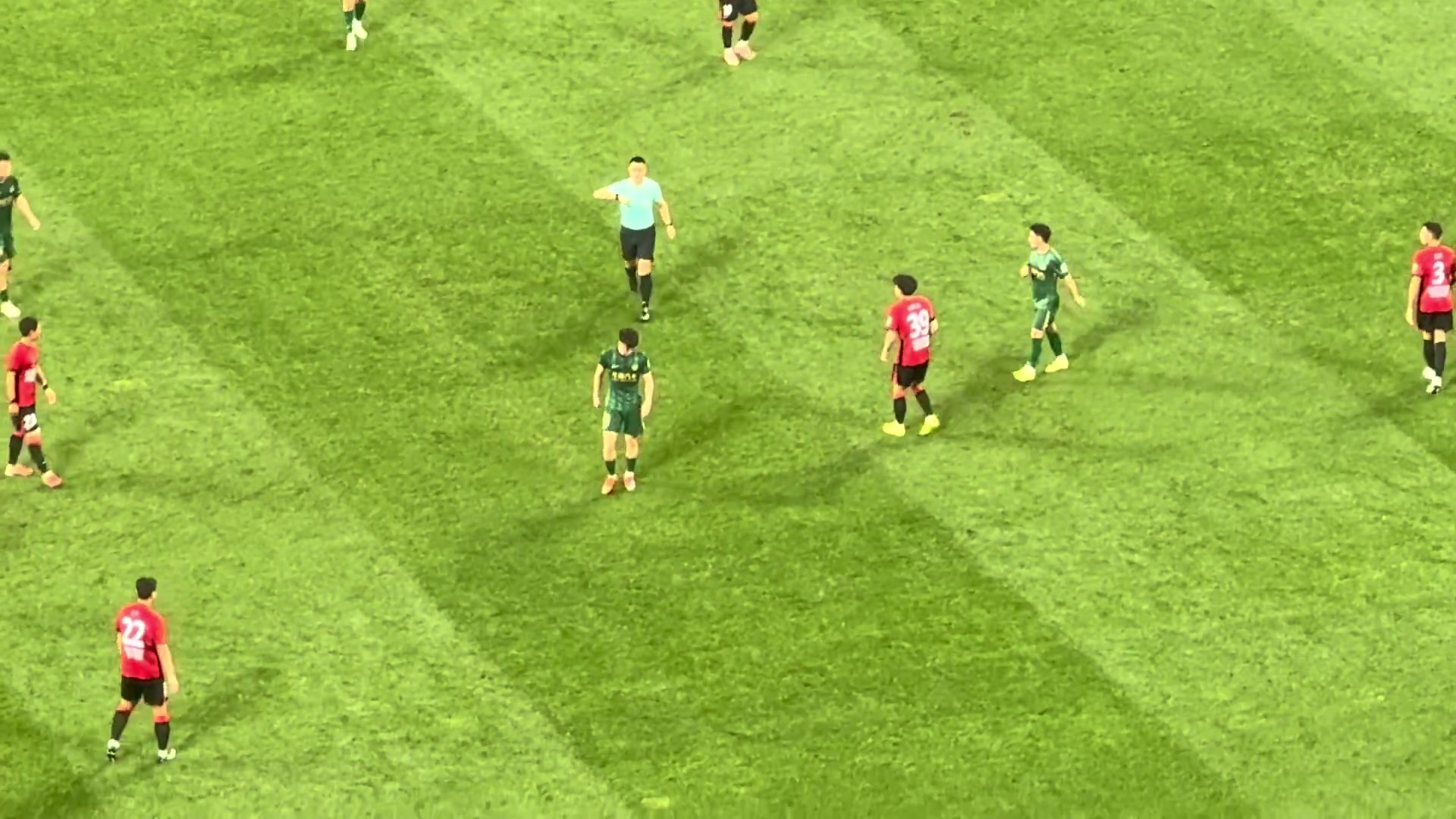 开云官方网站入口-不满判罚！现场视频：王钰栋疑似冲傅明说了什么，被出示黄牌